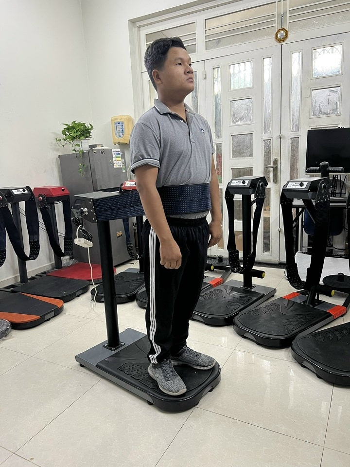 máy massage bụng đứng m350